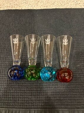 4 Vintage Controlled Bubble Base Shot Liqueur Glasses
